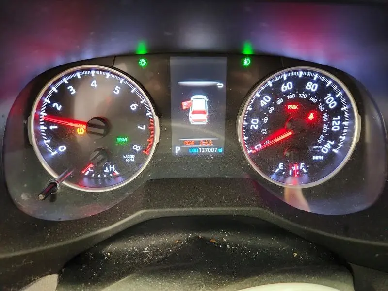2021 TOYOTA RAV4 XLE  