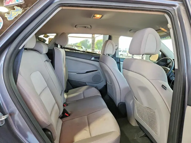 2016 HYUNDAI TUCSON GL SE  