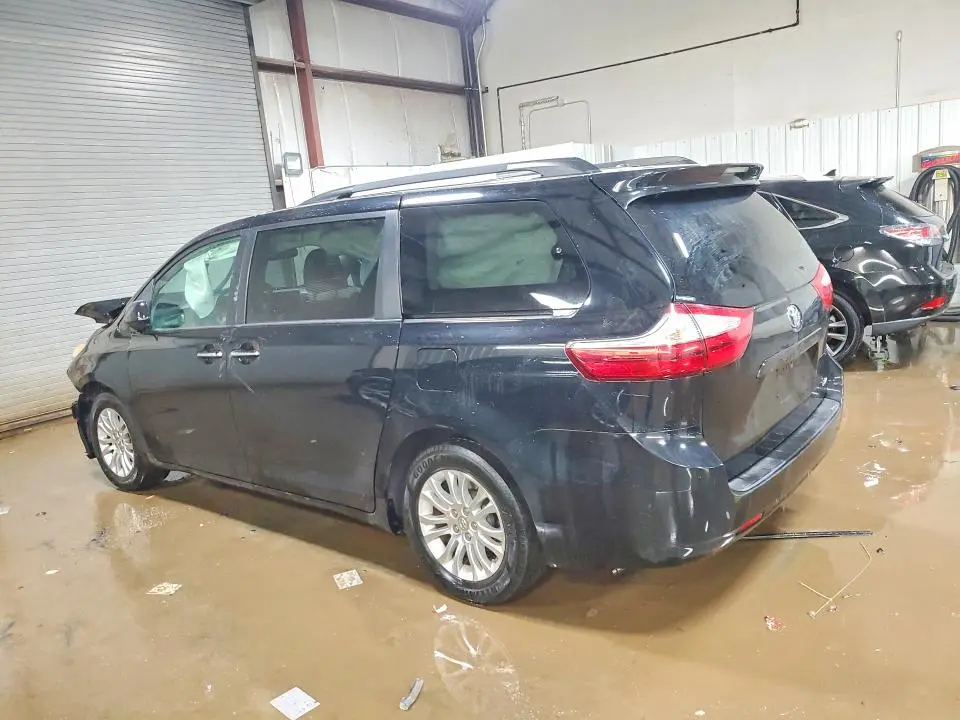 2016 TOYOTA SIENNA XLE 8-PASSENGER  