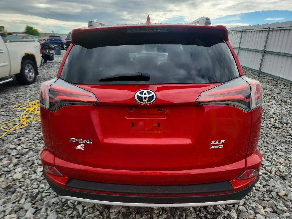 2016 TOYOTA RAV4 XLE  