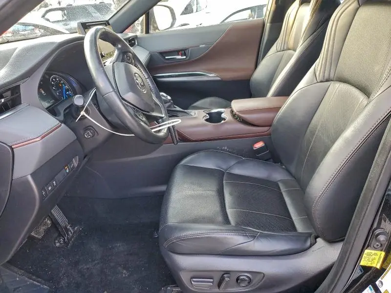 2021 TOYOTA VENZA LE  