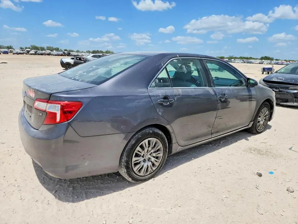 2014 TOYOTA CAMRY LE  