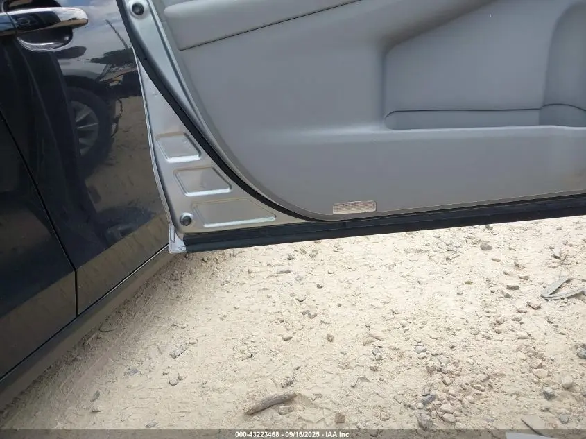 2017 TOYOTA CAMRY HYBRID LE