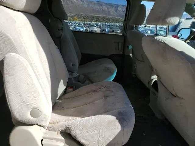 2011 TOYOTA SIENNA LE  