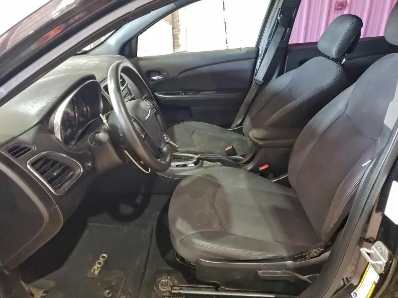 2013 CHRYSLER 200 LX  