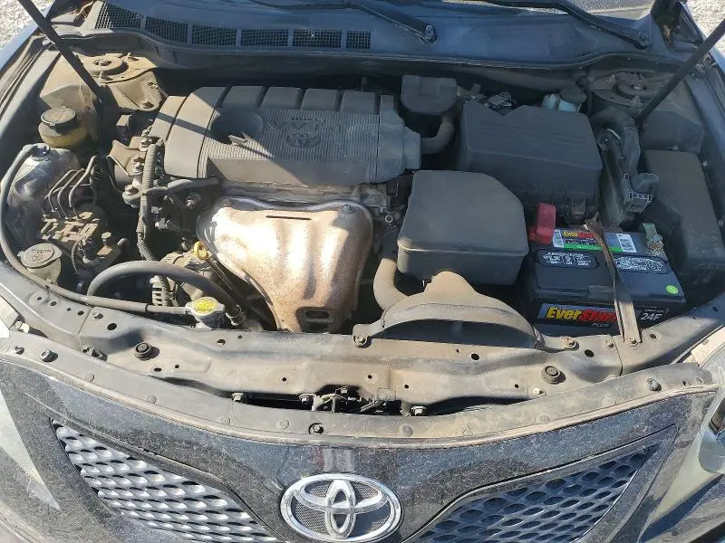 2011 TOYOTA CAMRY SE  