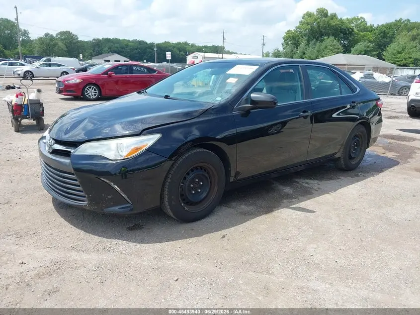 2016 TOYOTA CAMRY LE