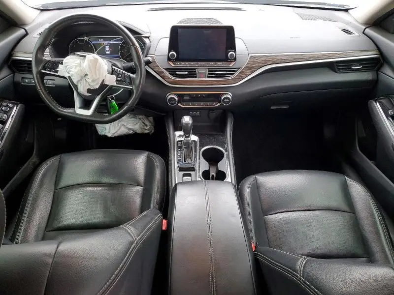 2022 NISSAN ALTIMA SL  