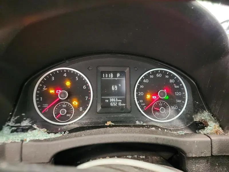 2010 VOLKSWAGEN TIGUAN S  