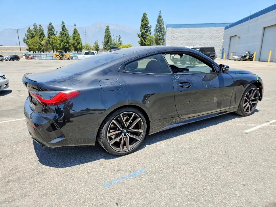 2022 BMW M4   