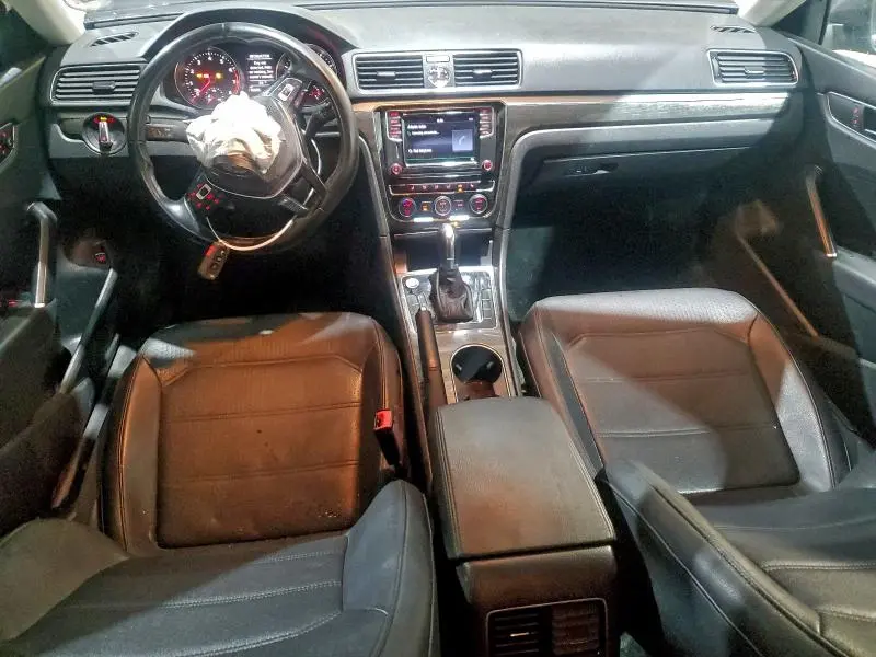 2017 VOLKSWAGEN PASSAT SE  