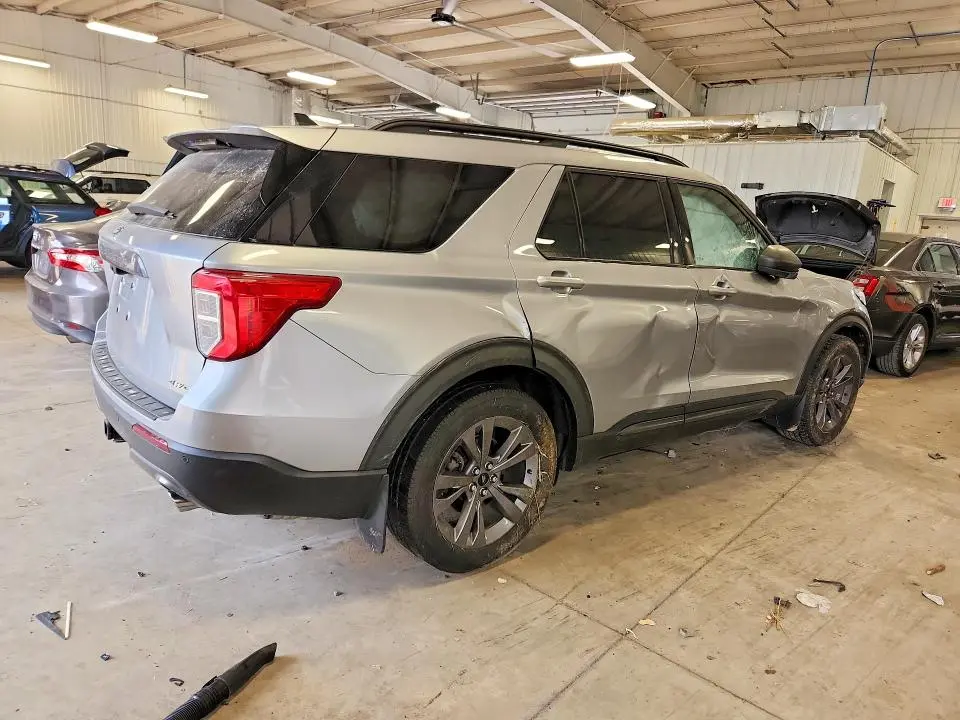 2021 FORD EXPLORER XLT  