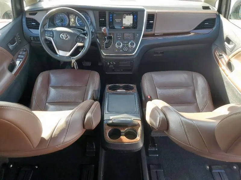 2015 TOYOTA SIENNA XLE  