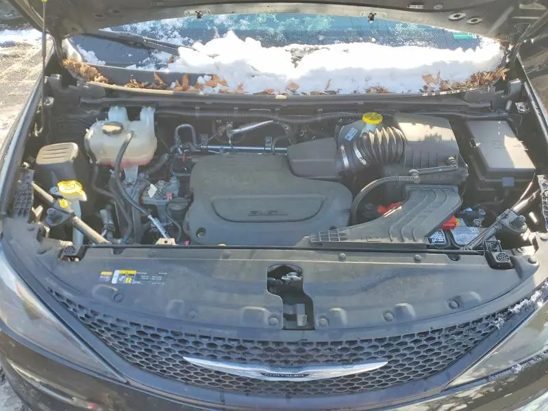 2023 CHRYSLER VOYAGER LX  