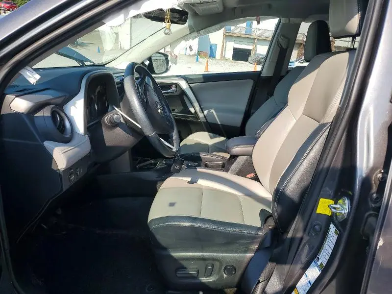 2016 TOYOTA RAV4 LE  