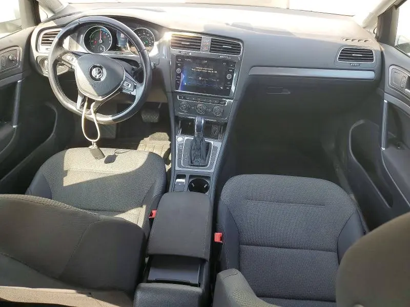 2018 VOLKSWAGEN E-GOLF SE  