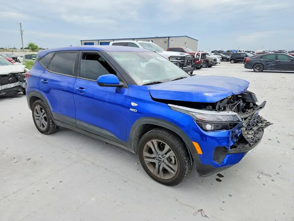 2022 KIA SELTOS LX  