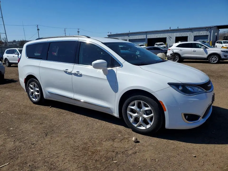 2017 CHRYSLER PACIFICA TOURING L  