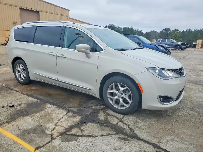 2017 CHRYSLER PACIFICA TOURING L PLUS  