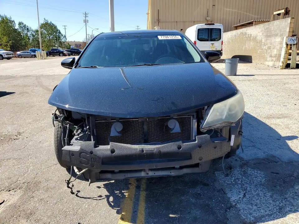 2014 TOYOTA CAMRY SE  