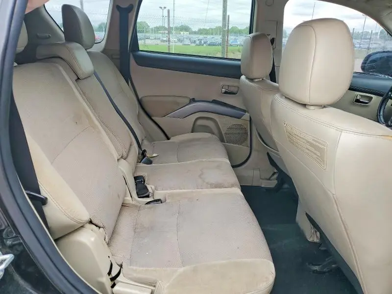 2012 MITSUBISHI OUTLANDER SE  