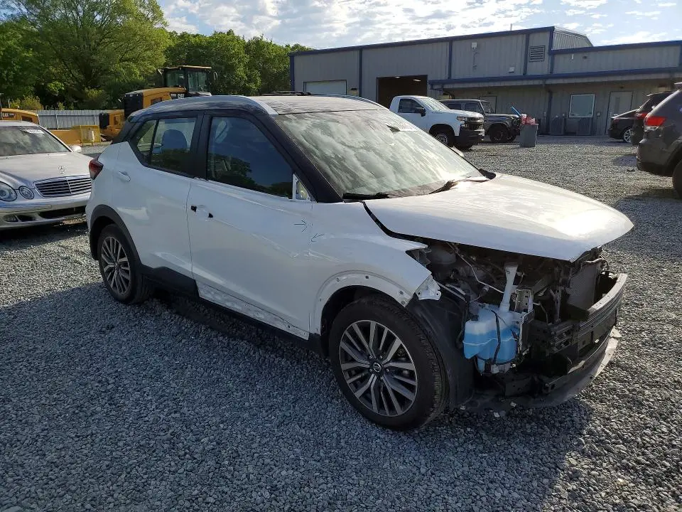2021 NISSAN KICKS SV  