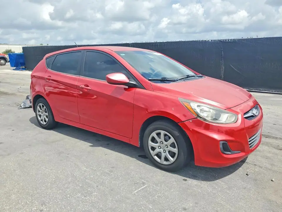 2012 HYUNDAI ACCENT GS  