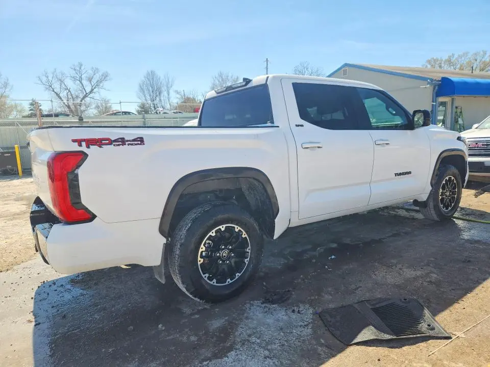 2025 TOYOTA TUNDRA SR5  
