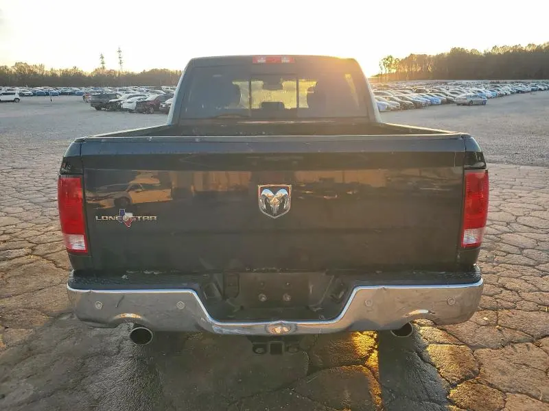 2016 RAM 1500 SLT  