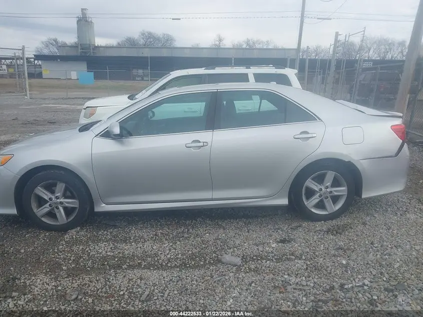 2013 TOYOTA CAMRY SE