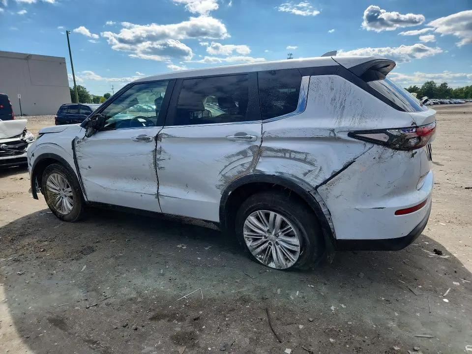 2023 MITSUBISHI OUTLANDER ES  
