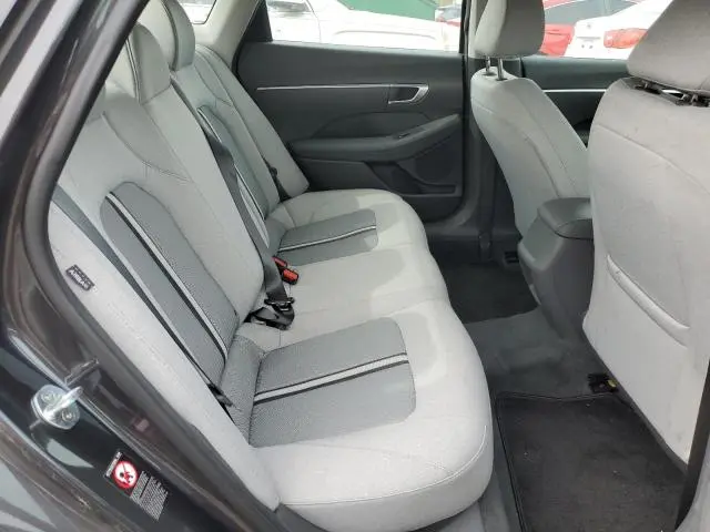 2022 HYUNDAI SONATA SE  