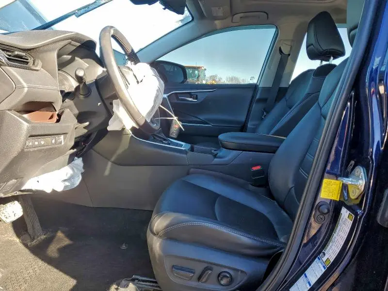 2019 TOYOTA RAV4 LIMITED  