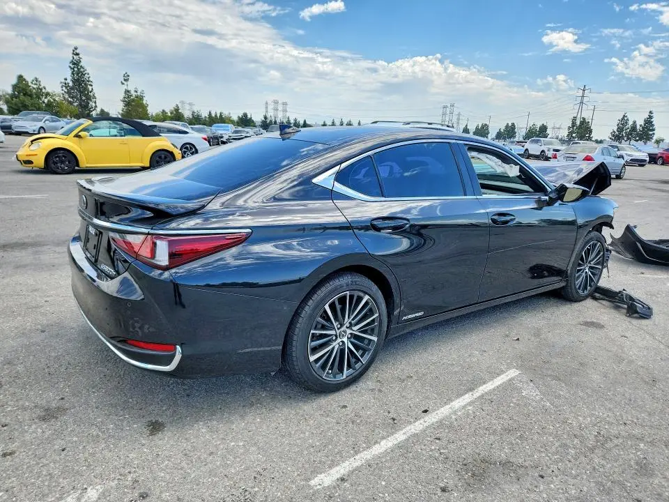 2022 LEXUS ES 300H BASE  
