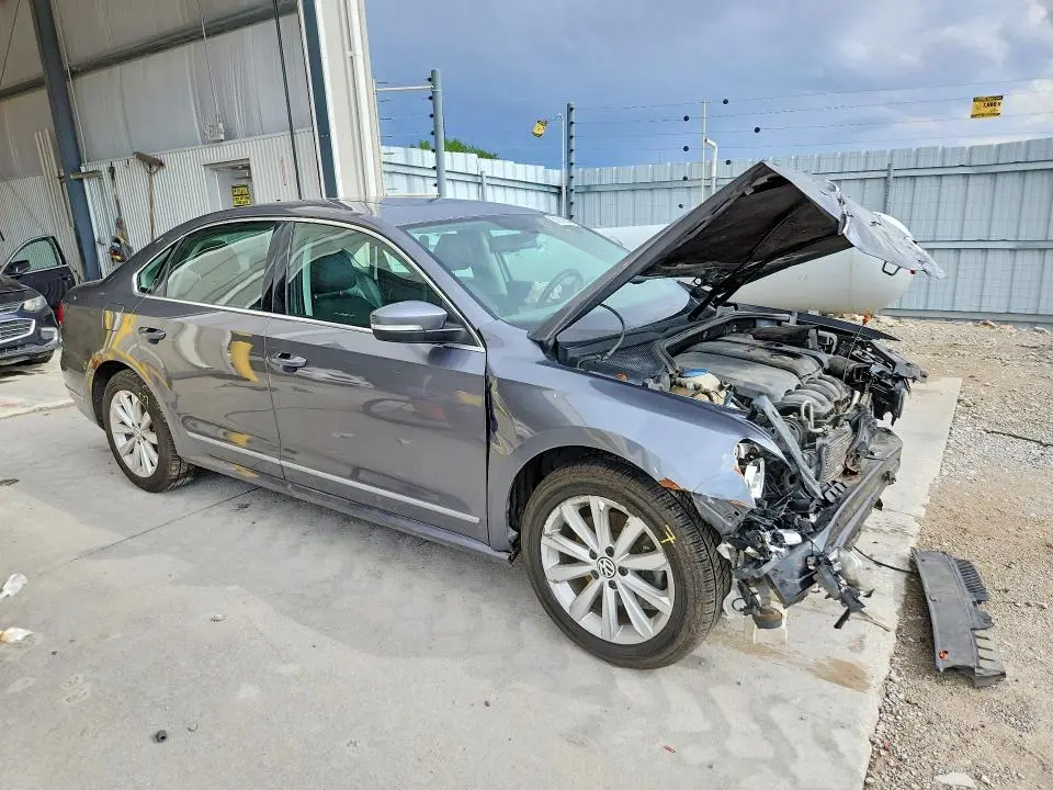 2013 VOLKSWAGEN PASSAT SEL  