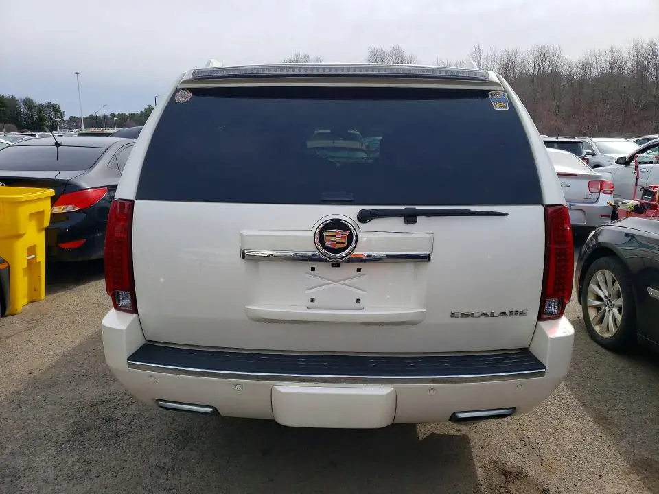 2013 CADILLAC ESCALADE   
