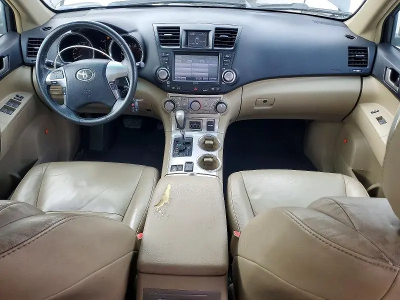 2011 TOYOTA HIGHLANDER BASE  