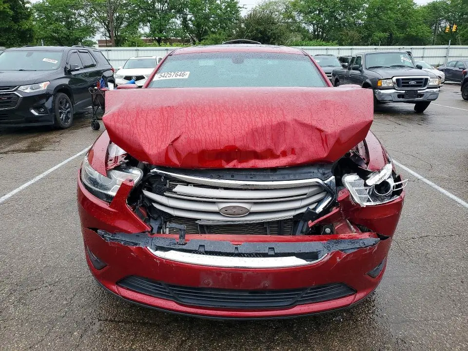 2015 FORD TAURUS SEL  