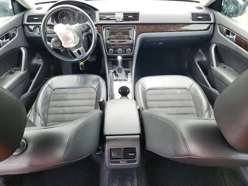 2015 VOLKSWAGEN PASSAT SEL  
