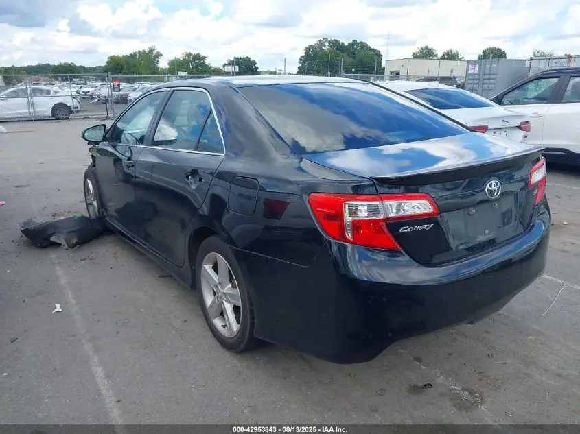 2013 TOYOTA CAMRY SE