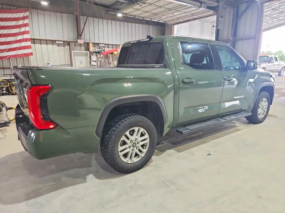 2022 TOYOTA TUNDRA SR5  