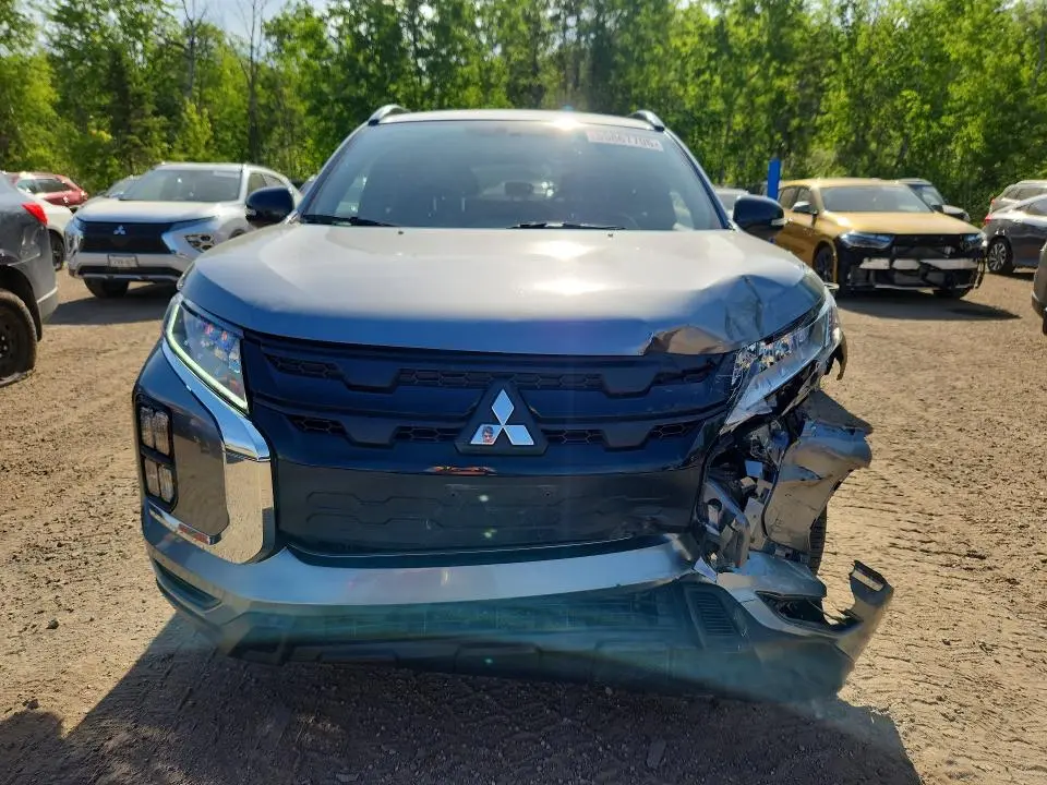 2023 MITSUBISHI RVR SE  