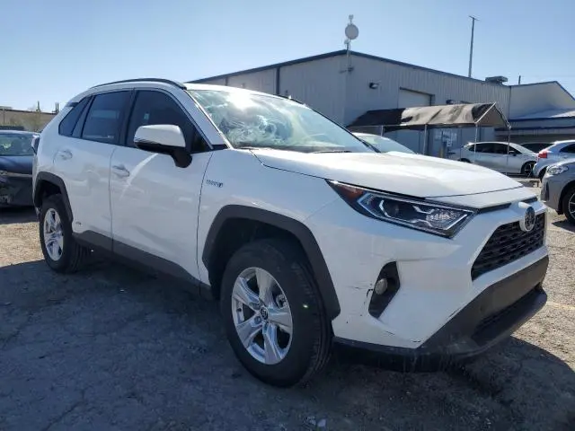 2021 TOYOTA RAV4 XLE  