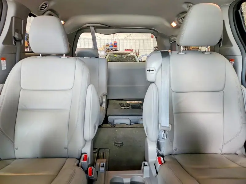 2017 TOYOTA SIENNA XLE 8-PASSENGER  