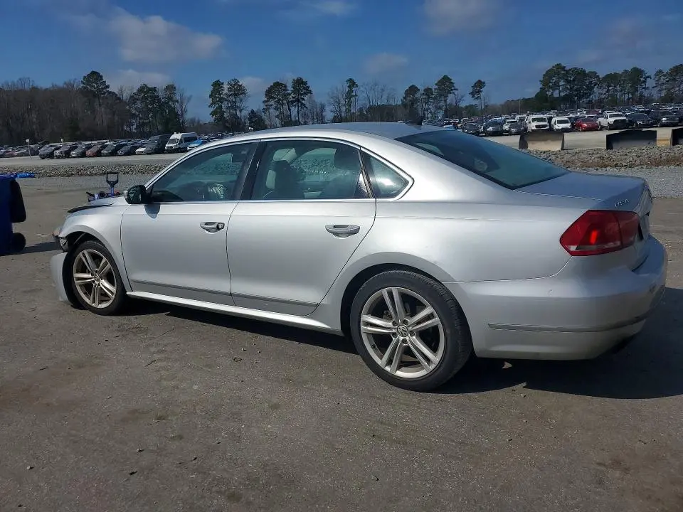 2014 VOLKSWAGEN PASSAT   