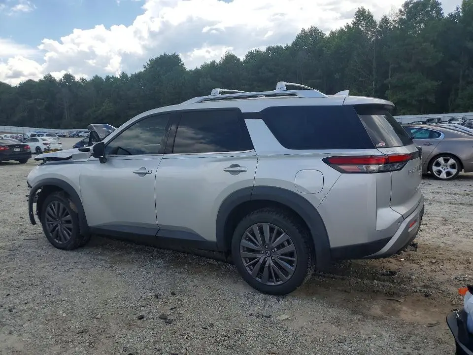 2024 NISSAN PATHFINDER SL  