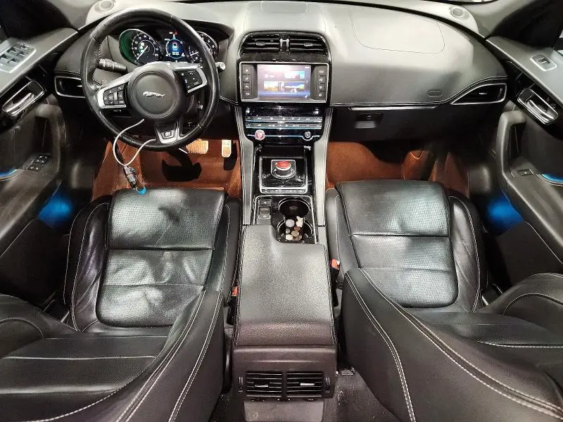 2017 JAGUAR F-PACE R - SPORT  