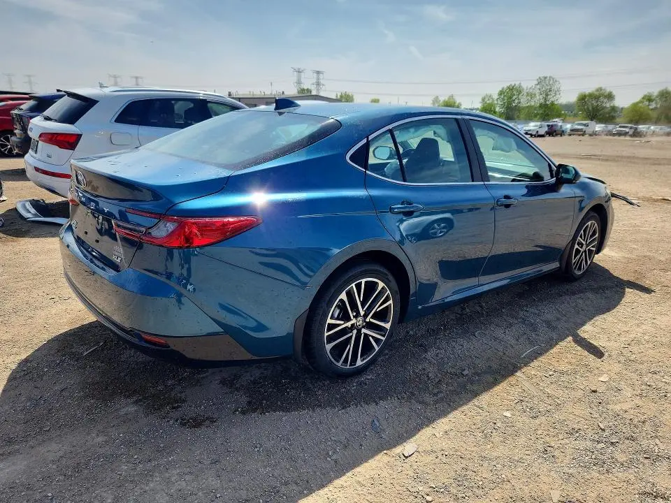 2026 TOYOTA CAMRY XLE  