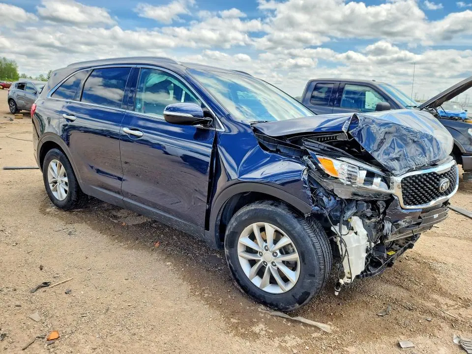 2017 KIA SORENTO LX  
