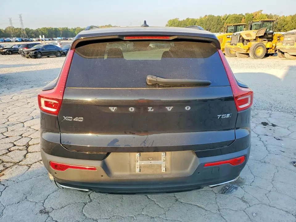 2020 VOLVO XC40 T5 R-DESIGN  